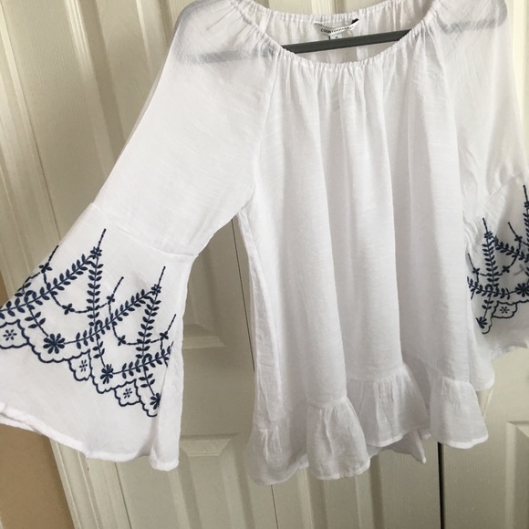 White flutter top - Picture 2 of 7